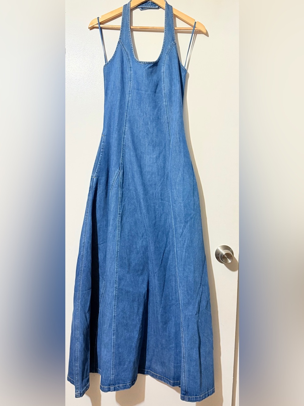 SOVERE Denim Maxi Halter Dress - Blue - Picture 4 of 7